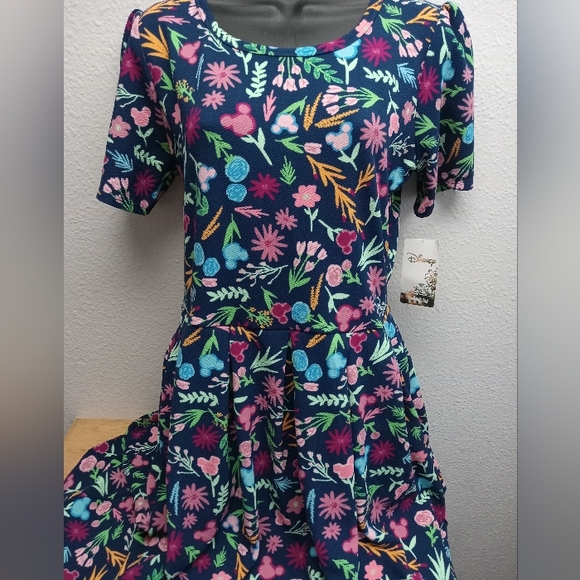 Disney Dresses & Skirts - NWT Floral Disney Printed Midi Dress W/Pockets